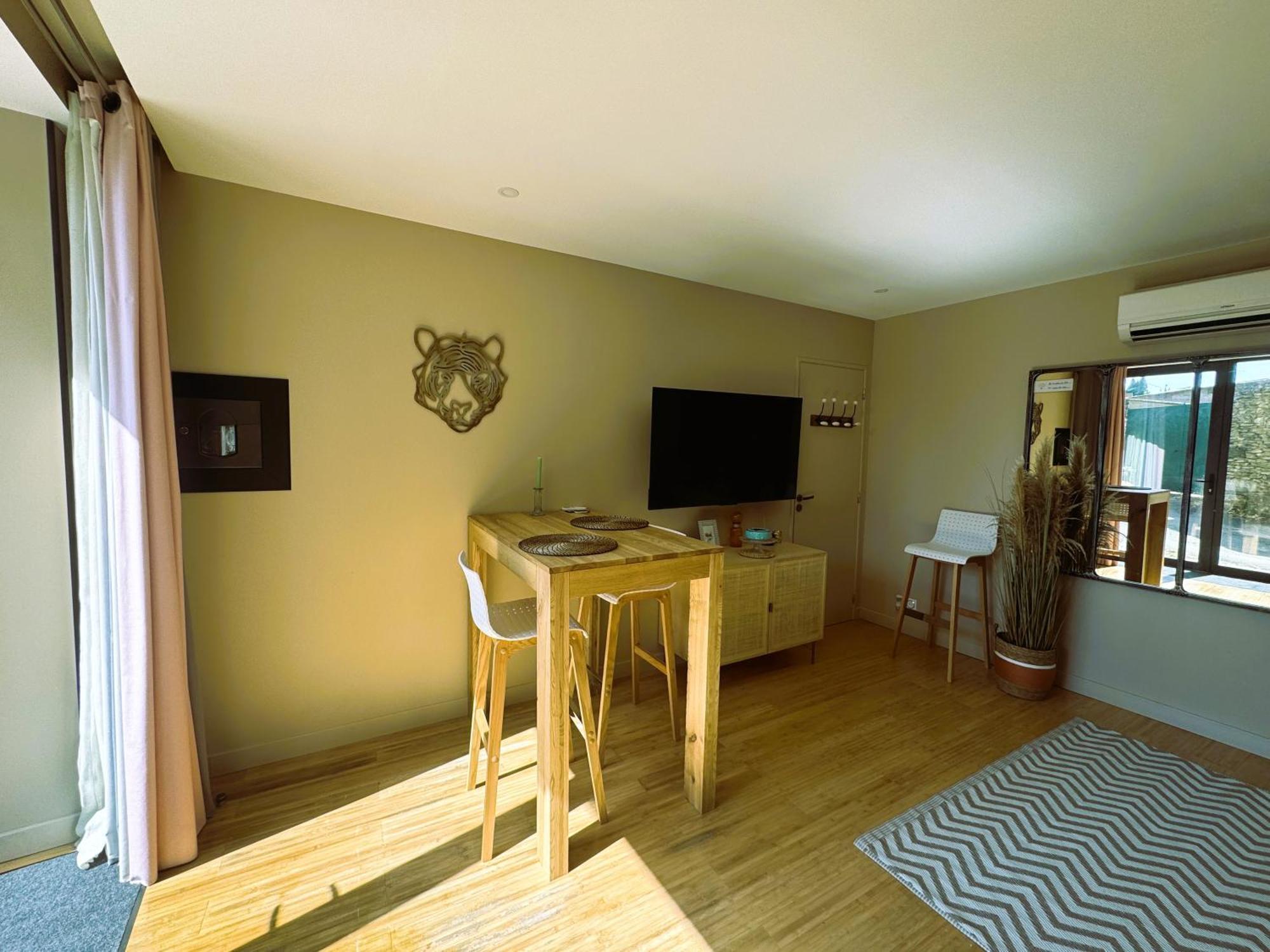 Le Dix - Classic Room - Vallabrix Proche Uzes Екстер'єр фото